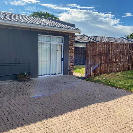 Adventure Apartment - Colchester - 5Km From Elephant Park Extérieur photo