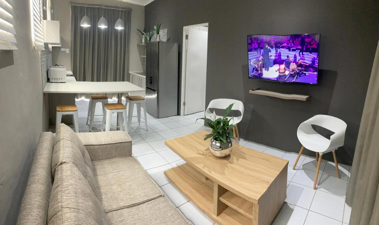 Adventure Apartment - Colchester - 5Km From Elephant Park Extérieur photo
