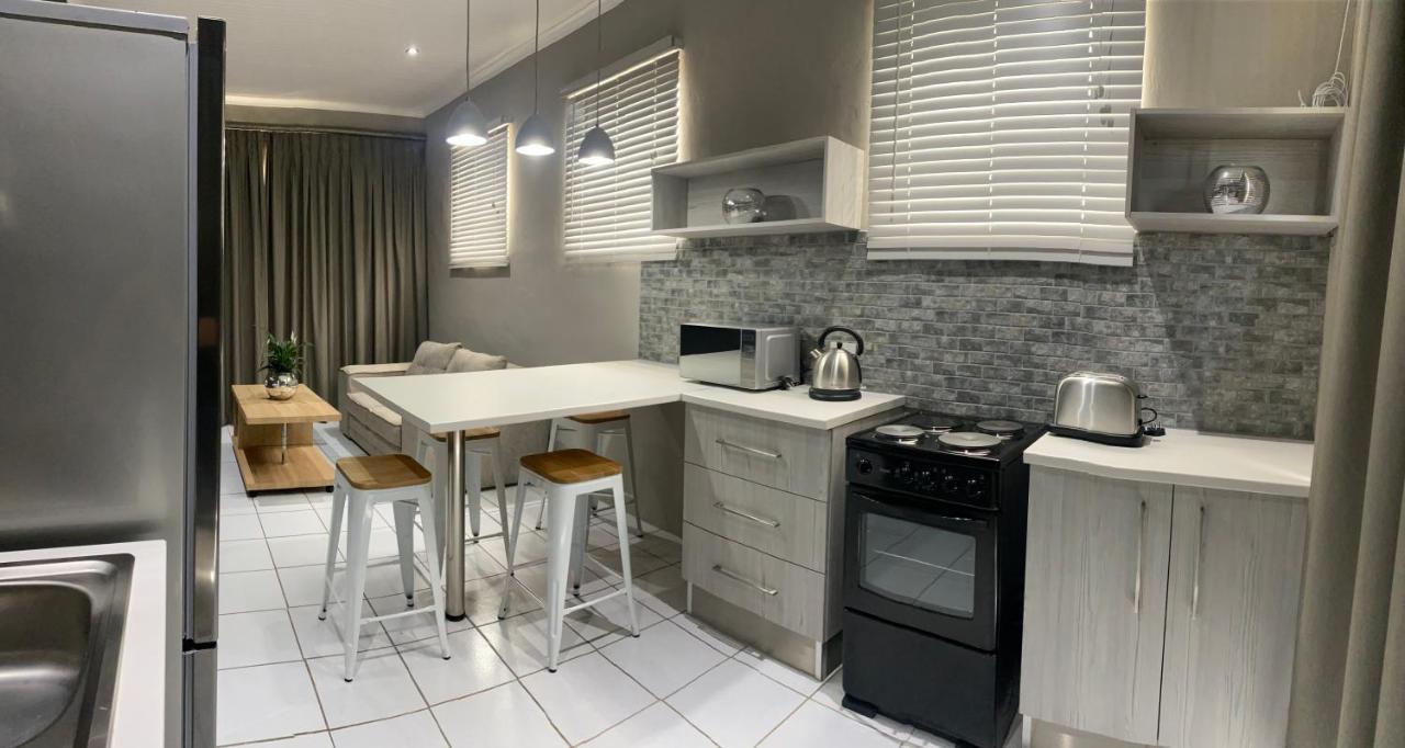 Adventure Apartment - Colchester - 5Km From Elephant Park Extérieur photo