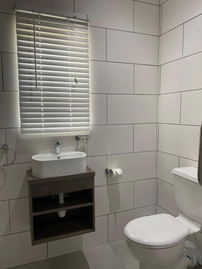 Adventure Apartment - Colchester - 5Km From Elephant Park Extérieur photo