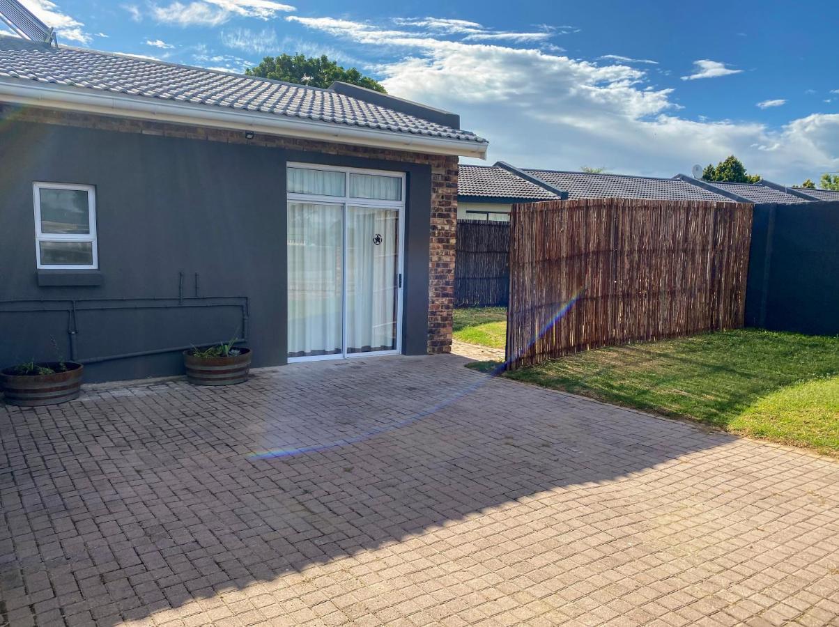 Adventure Apartment - Colchester - 5Km From Elephant Park Extérieur photo